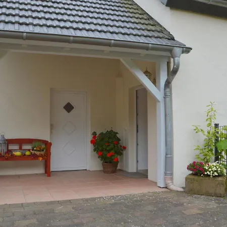 Апартаменты Modern In Germany Near Forest Plutscheid
